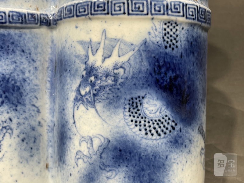 清中期 唐英风格青花云龙纹双联瓶（带木座） - 图7